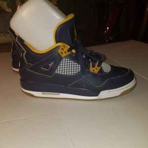 NIKE, JORDANS, WOMEN SIZE 7.5